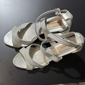 Size 10 D | Silver Strappy | Women's heels
